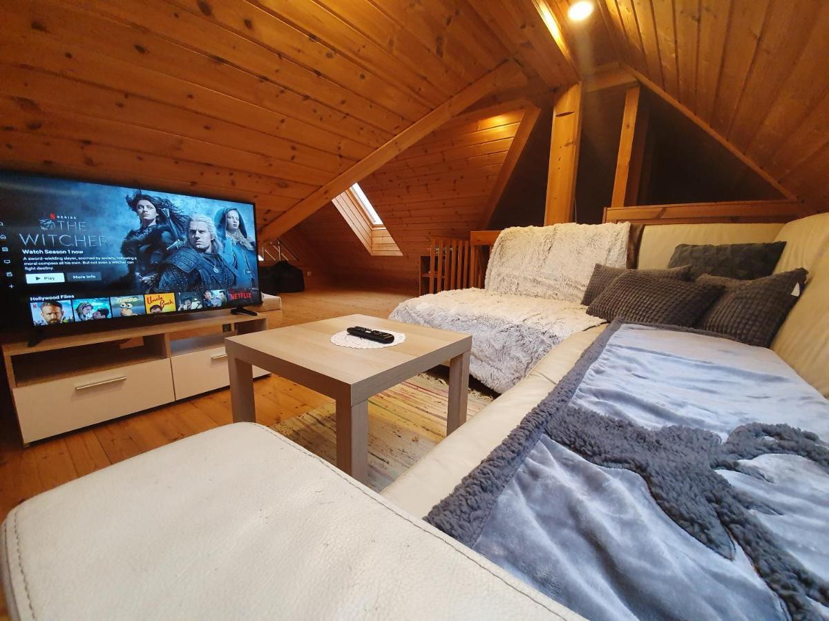 Cosy Spacious Wooden Chalet Na Hrib Stiska Vas Kültér fotó